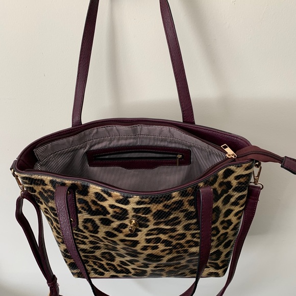 Leopard Maroon Tote - Picture 6 of 12
